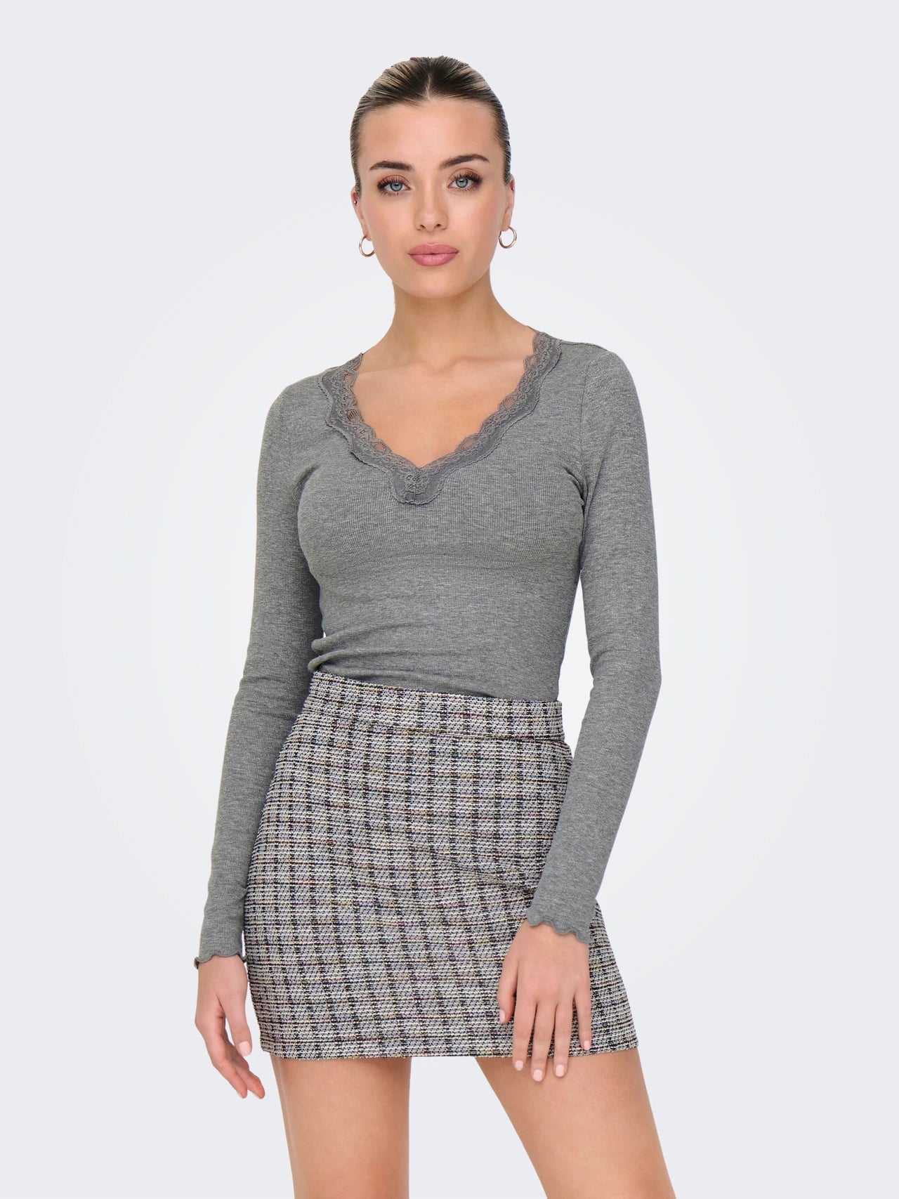 JDYETOILE L/S V-NECK RIB TOP GREY